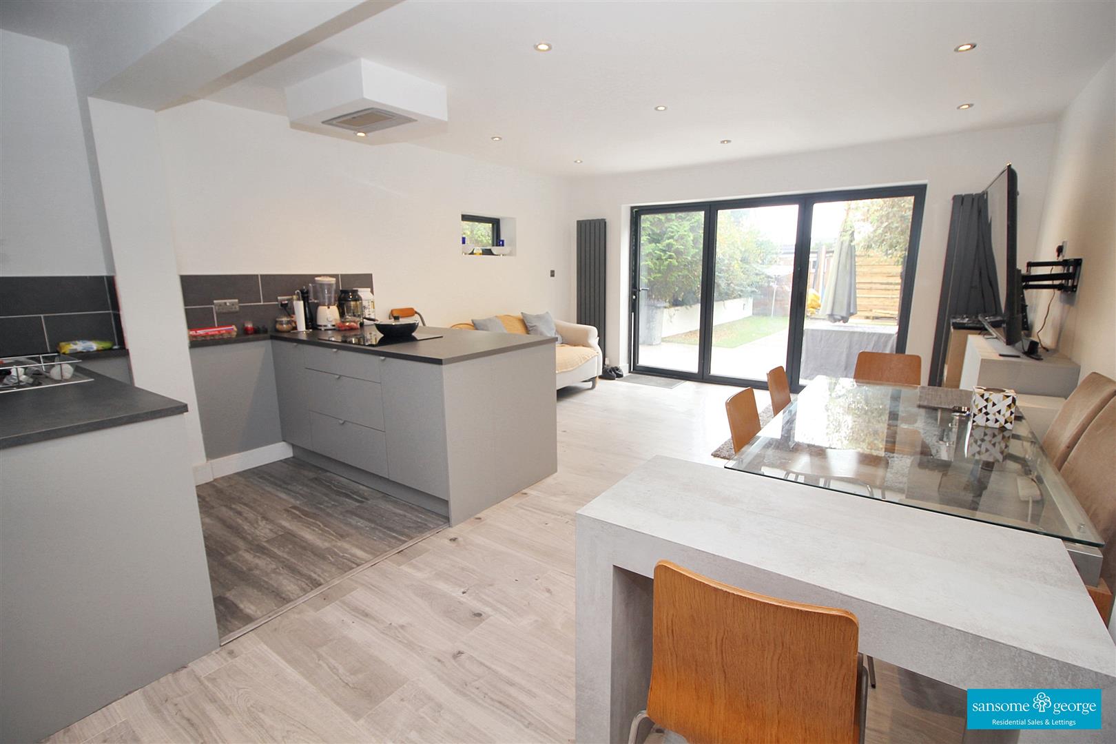 3 bed property in Church End Lane, Reading
